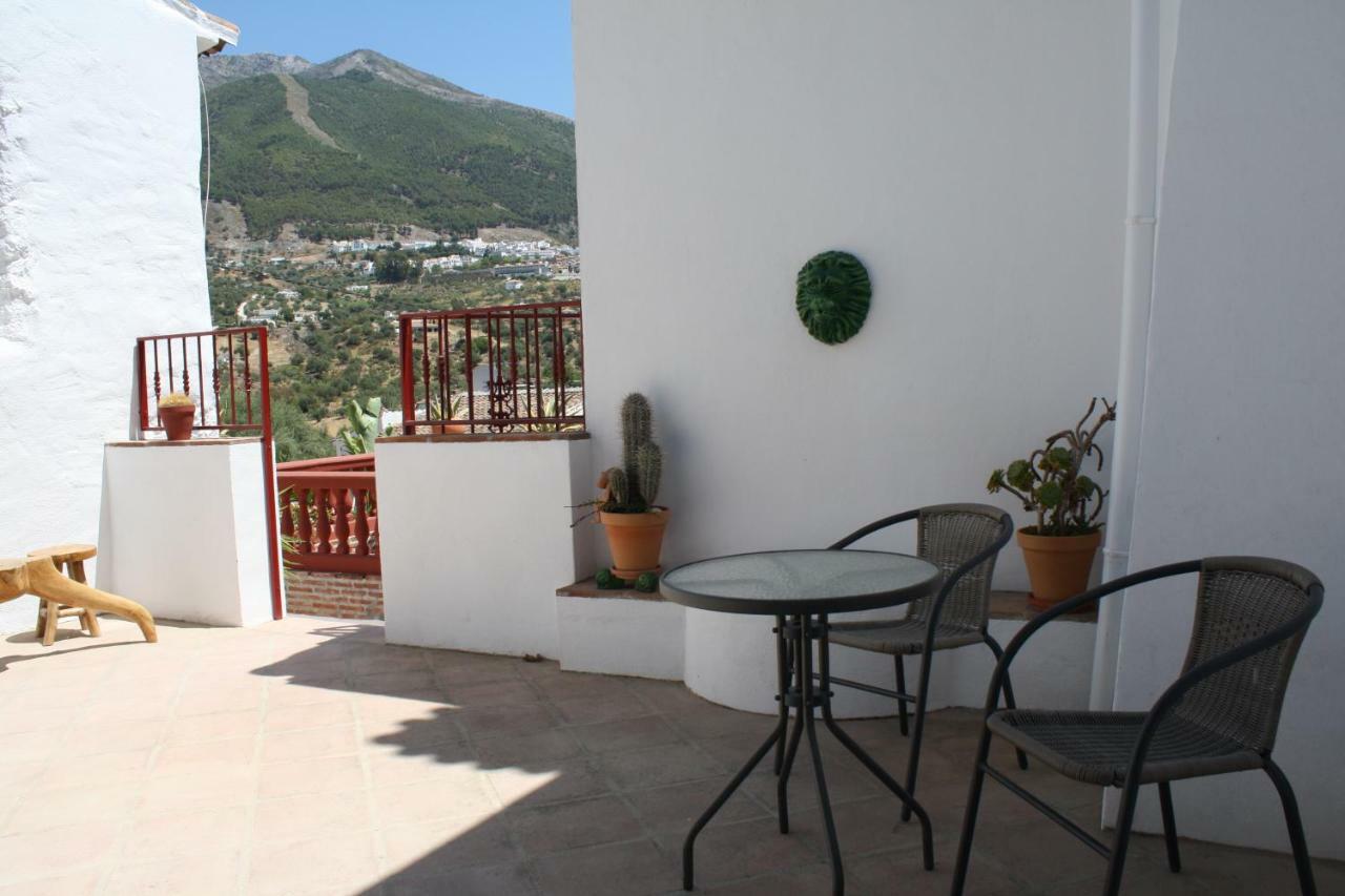 Boutique Bed & Breakfast Casa Utopia Alcaucin Ngoại thất bức ảnh