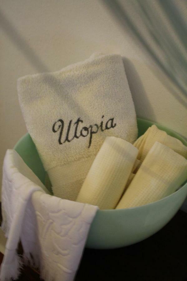 Boutique Bed & Breakfast Casa Utopia Alcaucin Ngoại thất bức ảnh