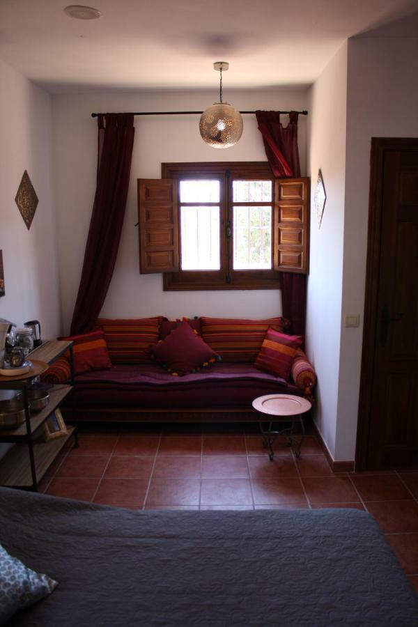 Boutique Bed & Breakfast Casa Utopia Alcaucin Ngoại thất bức ảnh