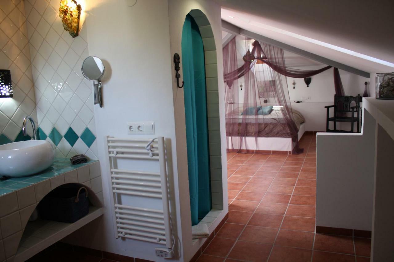 Boutique Bed & Breakfast Casa Utopia Alcaucin Ngoại thất bức ảnh