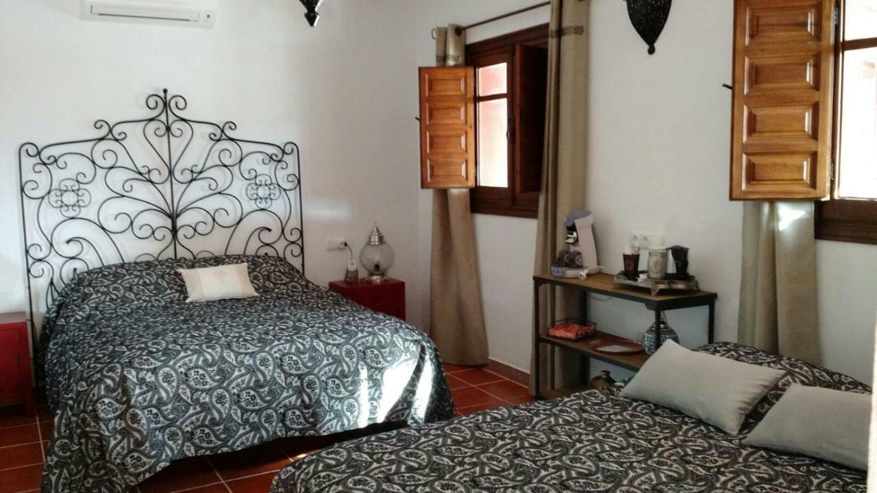 Boutique Bed & Breakfast Casa Utopia Alcaucin Ngoại thất bức ảnh
